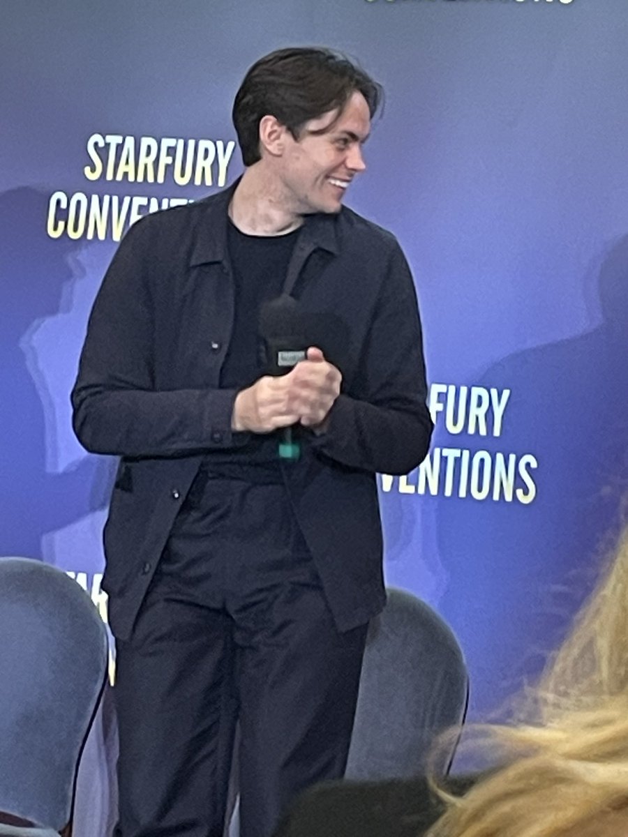 emmyyyg__'s tweet photo. “Similar to Dutch question but about Romania.” 

Archie - I should know some cause I’ve worked there. Say one and I might get some. (She told him hi and he’s still lost) she said yes and Archie went “THATS YES.” And this happened. https://t.co/6PUhcBC2q4