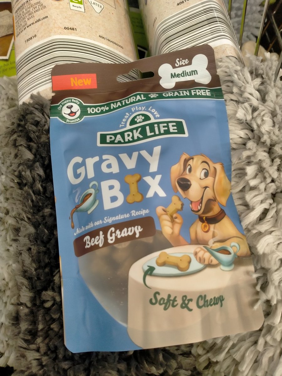 LoveBulldog's tweet image. Spotted out and about #dragonsden #aldi #petsathome