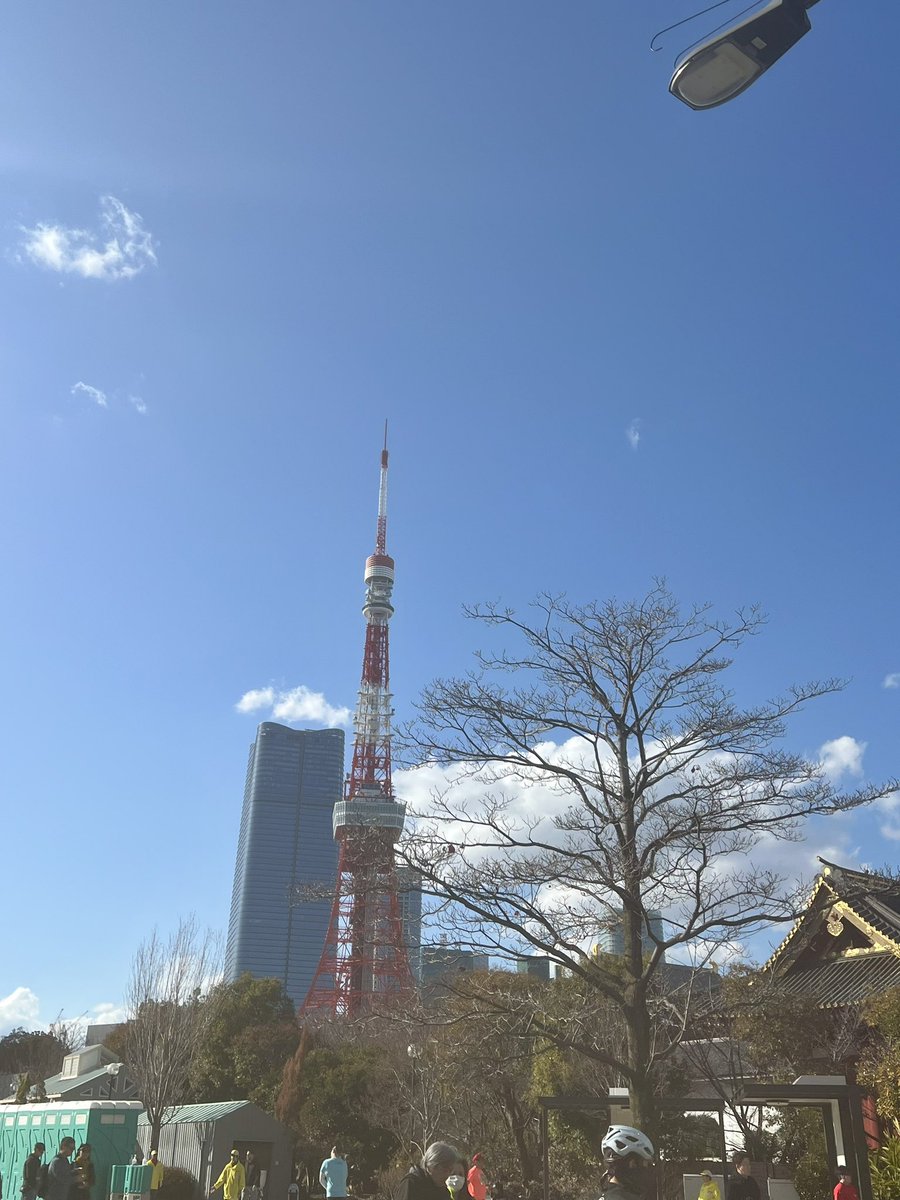 無事に完走できました。ちゃんと東京名所写真撮って、お銀座にも久々にいきました。3回東京マラソン走りましたが、今日が1番楽しかった！ちゃんと練習すればよかったな。また来年も走りたい。東京マラソンは別格に楽しい。