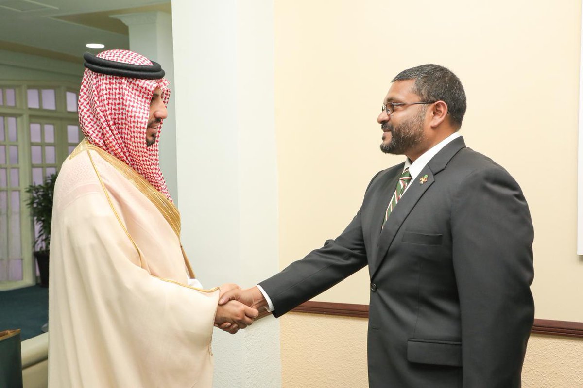 MoDmv's tweet photo. Minister of Defence, @mgmaumoon met with  Ambassador of the Kingdom of Saudi Arabia to the Republic of Maldives H.E. Matrek Abdullah Al-Ajaline Aldosari today. 

During the meeting discussions were focused on enhancing defence cooperation between the two countries. https://t.co/ttDvU23BjD