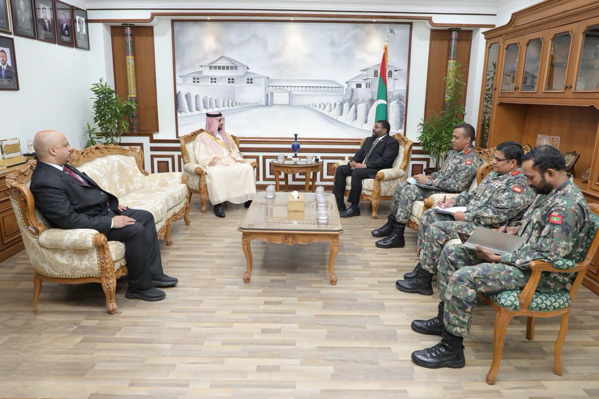Minister of Defence, <a href="/mgmaumoon/">Mohamed Ghassan Maumoon</a> met with  Ambassador of the Kingdom of Saudi Arabia to the Republic of Maldives H.E. Matrek Abdullah Al-Ajaline Aldosari today. 

During the meeting discussions were focused on enhancing defence cooperation between the two countries.