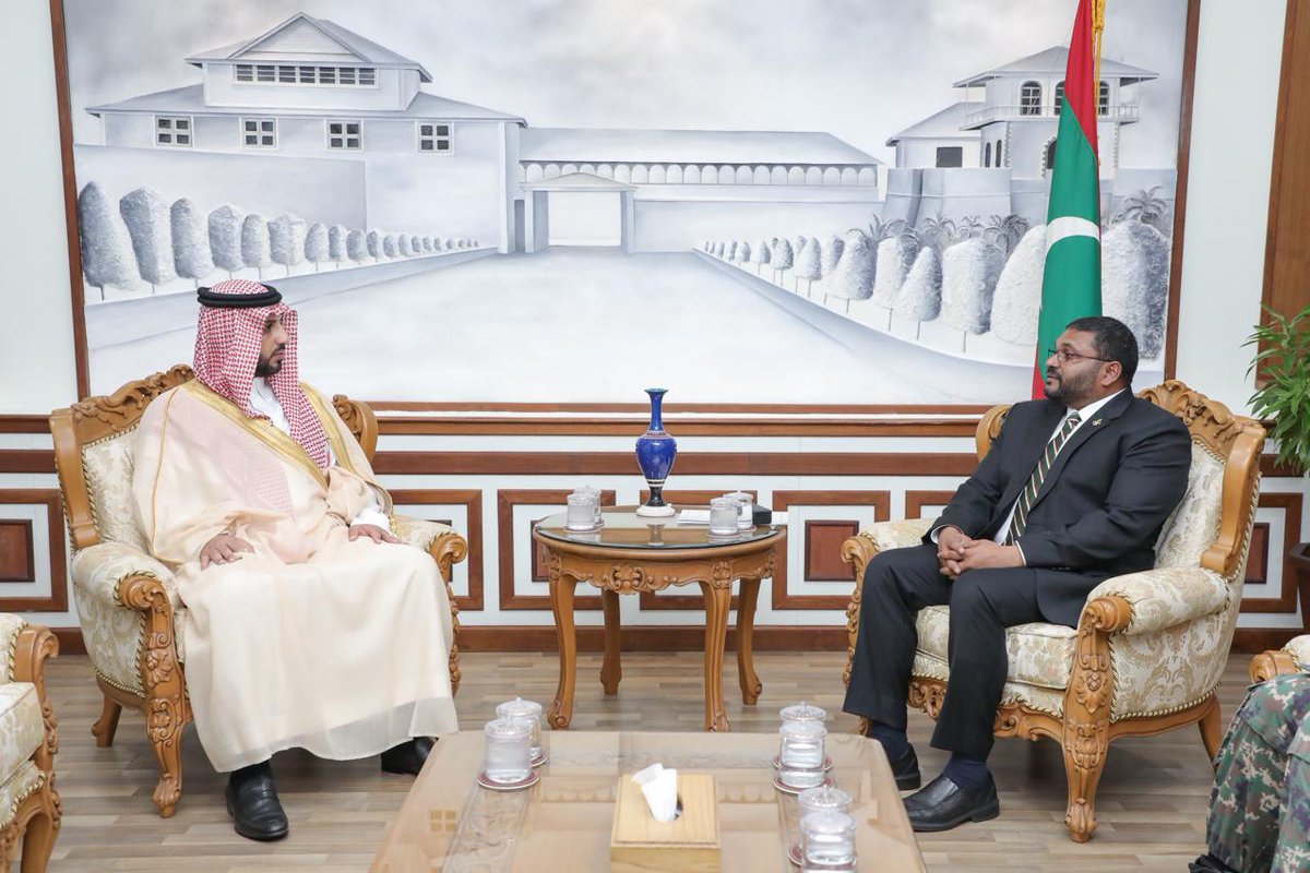 MoDmv's tweet photo. Minister of Defence, @mgmaumoon met with  Ambassador of the Kingdom of Saudi Arabia to the Republic of Maldives H.E. Matrek Abdullah Al-Ajaline Aldosari today. 

During the meeting discussions were focused on enhancing defence cooperation between the two countries. https://t.co/ttDvU23BjD