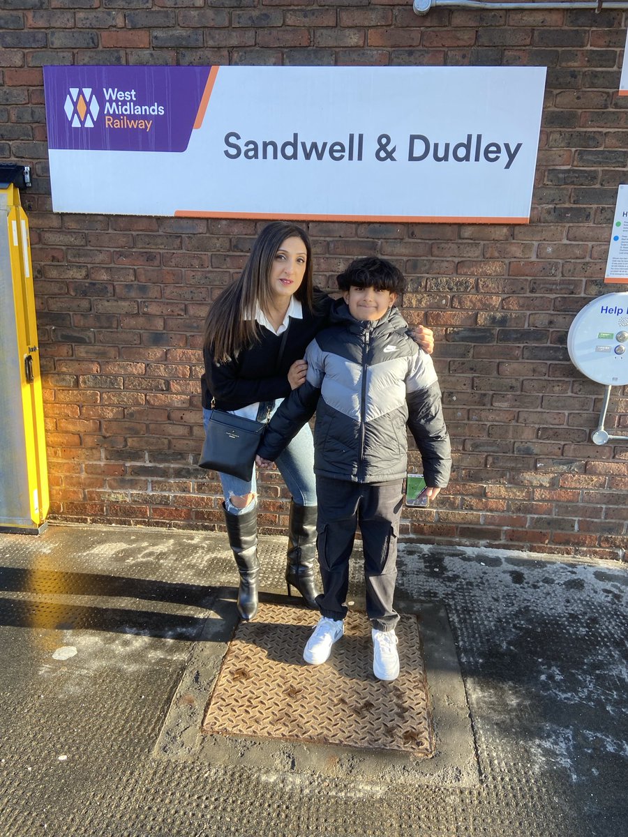 The Wheel Gone Kid stars ⁦<a href="/ritajagpal/">Rita jagpal</a>⁩ and Reece waiting for their delayed train to London to the Film Buzz Festival in Camden. Should have travelled with me in the old Yaris ⁦<a href="/laurencorneliu1/">Lauren Cornelius</a>⁩ ⁦<a href="/MattHolt76/">Matt Holt | Filmmaker</a>⁩ ⁦<a href="/MrKelly2u/">WA Kelly</a>⁩ ⁦