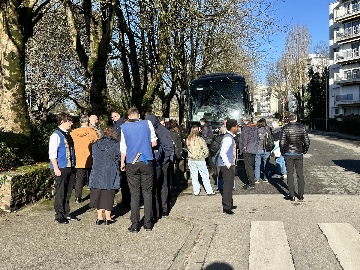 aujourd’hui, je suis le <a href="/BagadErgueArmel/">Bagad Ergue Armel</a> au concours de 3e catégorie au palais de Arts à Vannes.