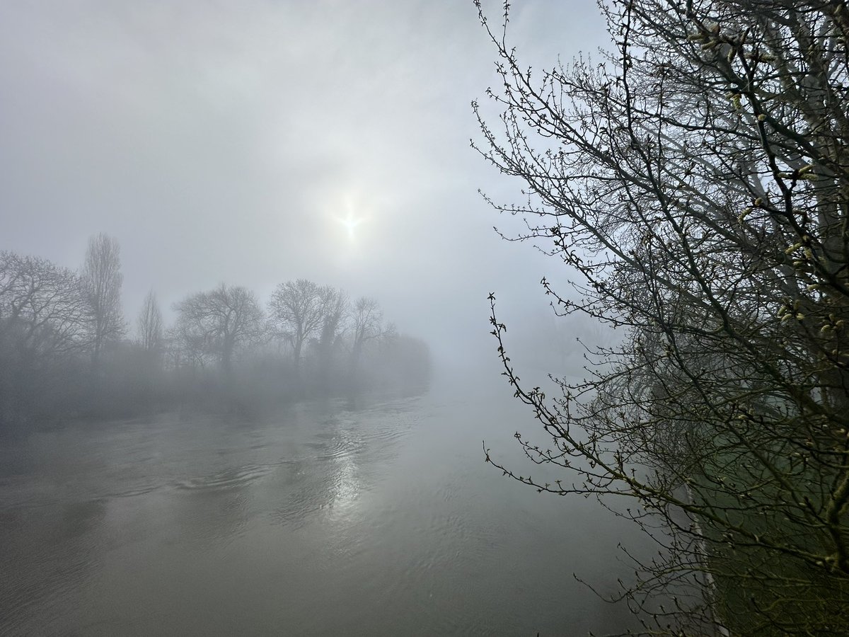 Stunning misty morning on the River #Thames