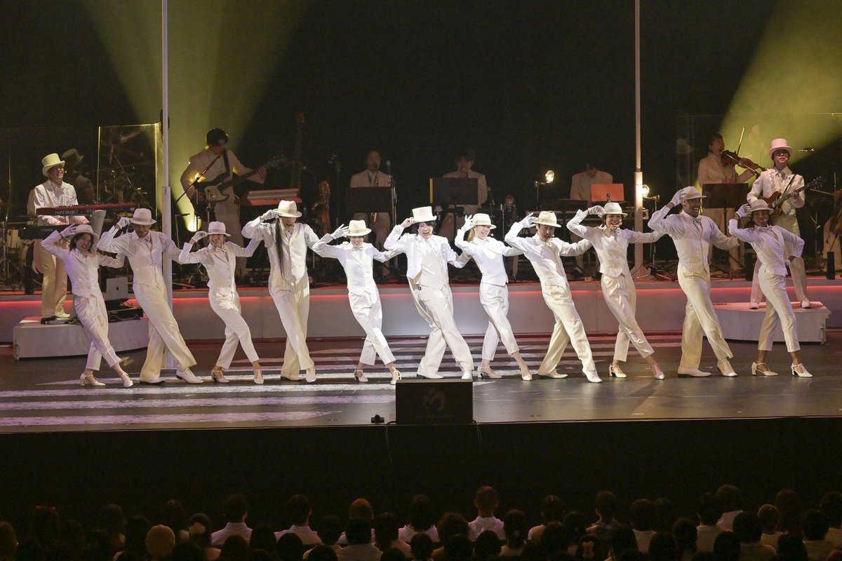 Mrs. GREEN APPLE、7月に“バンド史上最年少”スタジアムツアー‼️　
完走したFCツアーの映画化も決定✨【セトリ付き】（写真 全5枚）

oricon.co.jp/news/2316838/?…

#ミセス #MrsGREENAPPLE #大森元貴 #若井滉斗 #TheWhiteLounge #藤澤涼架 #ライブレポ #セトリ <a href="/AORINGOHUZIN/">Mrs. GREEN APPLE</a>