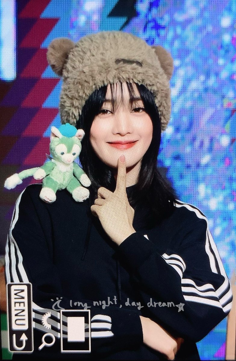 LNDD1023's tweet photo. 240303 너무너무 귀여워요

#여자아이들 #아이들 #민니 #GIDLE #MINNIE @G_I_DLE https://t.co/iVEK0jQW7c