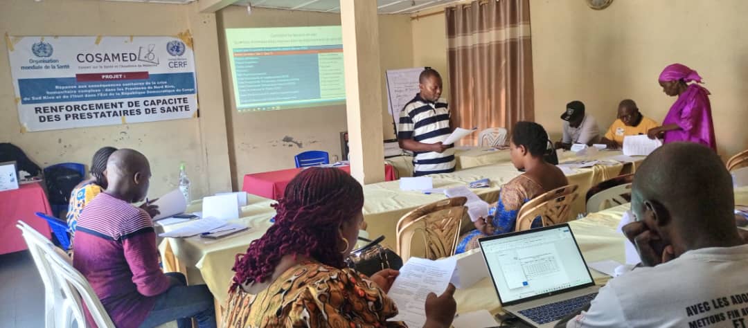 COSAMEDnews's tweet photo. J3 de la formation des prestataires de santé de Nyiragongo et Karisimbi dans le Nord-Kivu sur la prévention et contrôle des infections par l'équipe cadre de la DPS-NK avec l'appui de @CosamedD, sous le financement de l'#OMS dans le cadre du projet #CERF UF 23. https://t.co/3qLakwENEQ