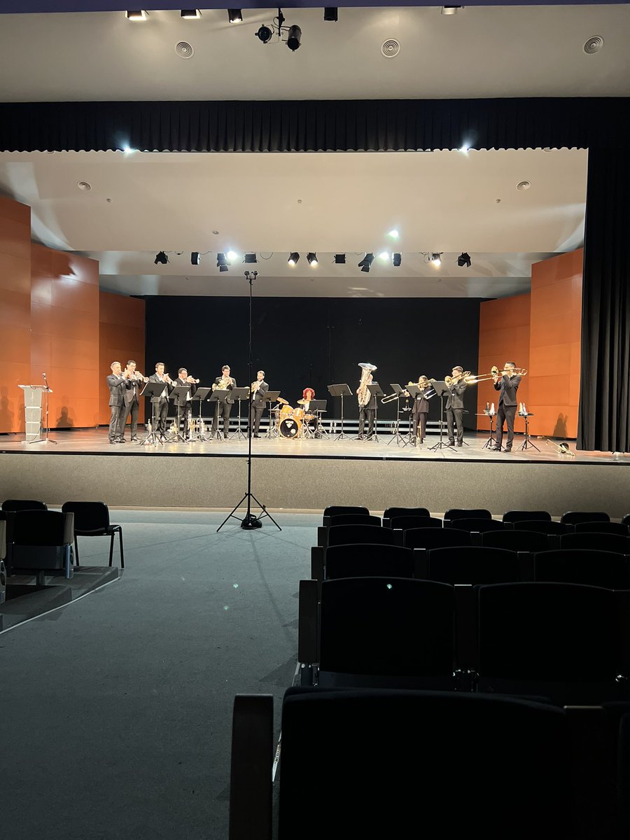 Hoy arranca este nuevo proyecto de la Fundación Sanganxa con algunos de los mejores músicos de viento metal y percusión de la C. Valenciana, VALENCIA BRASS ENSEMBLE en La Llosa de Ranes🙌🏻🎶 #brassensemble #valenciabrassensemble #enganxatealamusica