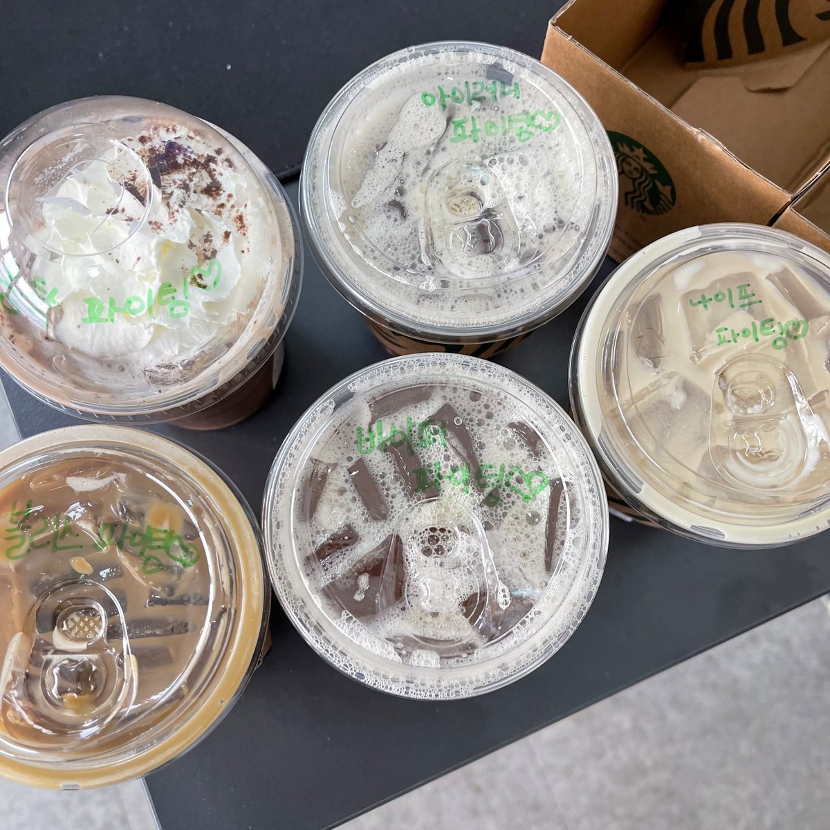 안녕하세요 YETI 입니다!

오프라인 경기장에 방문해 주신 팬분께서 선수분들을 위해 음료를 제공해 주셨습니다. 🥹

저희 선수진 모두 감사한 마음을 담아, 남은 경기들도 좋은 모습을 보여드리기 위해 노력하겠습니다.

항상 감사합니다. 💙