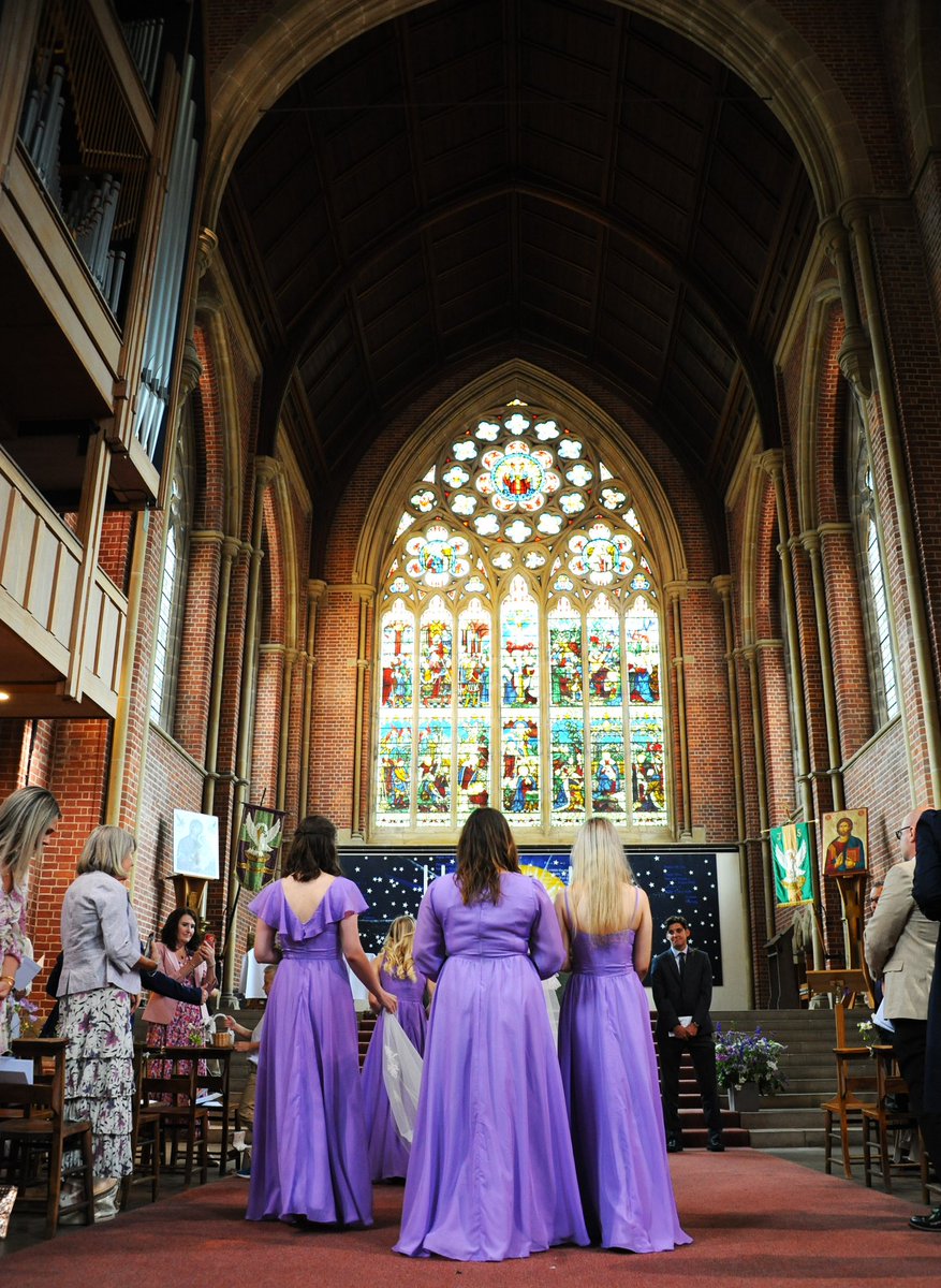 JustShineUK's tweet image. The bridesmaids, stunning in their purple dresses, exude elegance and charm as they gather around the bride. Each bridesmaid carries a bouquet of flowers, perfectly complementing the colour scheme and adding a vibrant burst of colour to the ensemble.
#purpledresses #colourscheme
