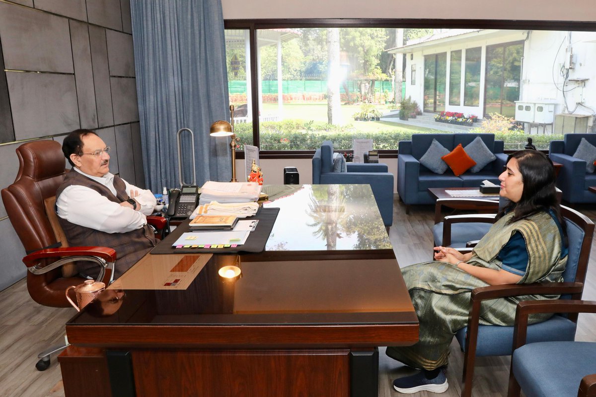 आज आदरणीय राष्ट्रीय अध्यक्ष श्री <a href="/JPNadda/">Jagat Prakash Nadda</a> जी से मुलाकात की और नई दिल्ली लोकसभा से भाजपा प्रत्याशी बनाए जाने पर उन्हें धन्यवाद दिया। 

आदरणीय अध्यक्ष जी ने आगामी लोकसभा चुनाव के लिए अपना आशीर्वाद दिया।