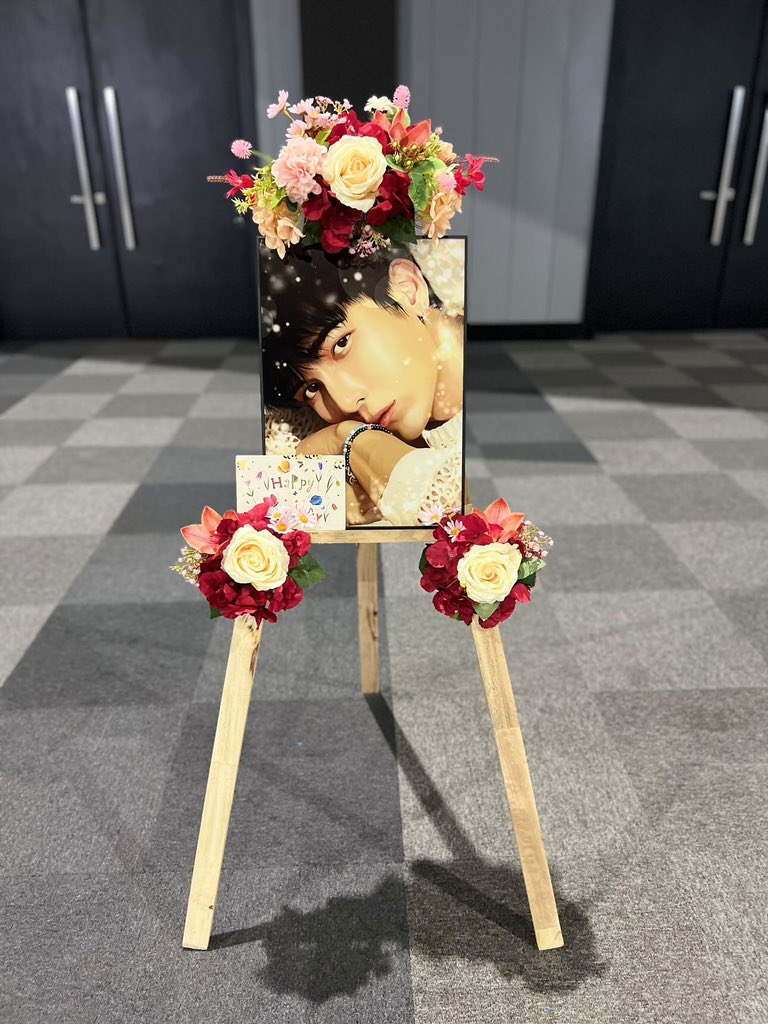 MSuppasitEU's tweet photo. Today, we want to appreciate @becks_213 for always sending her artwork to @MSuppasit through us. Her artwork has been adding beauty and value to our projects. Thank you dear for always supporting MewMew.

#MewSuppasit #มิวศุภศิษฏ์  #MewSuppasitEurope https://t.co/6YqzLyO23e