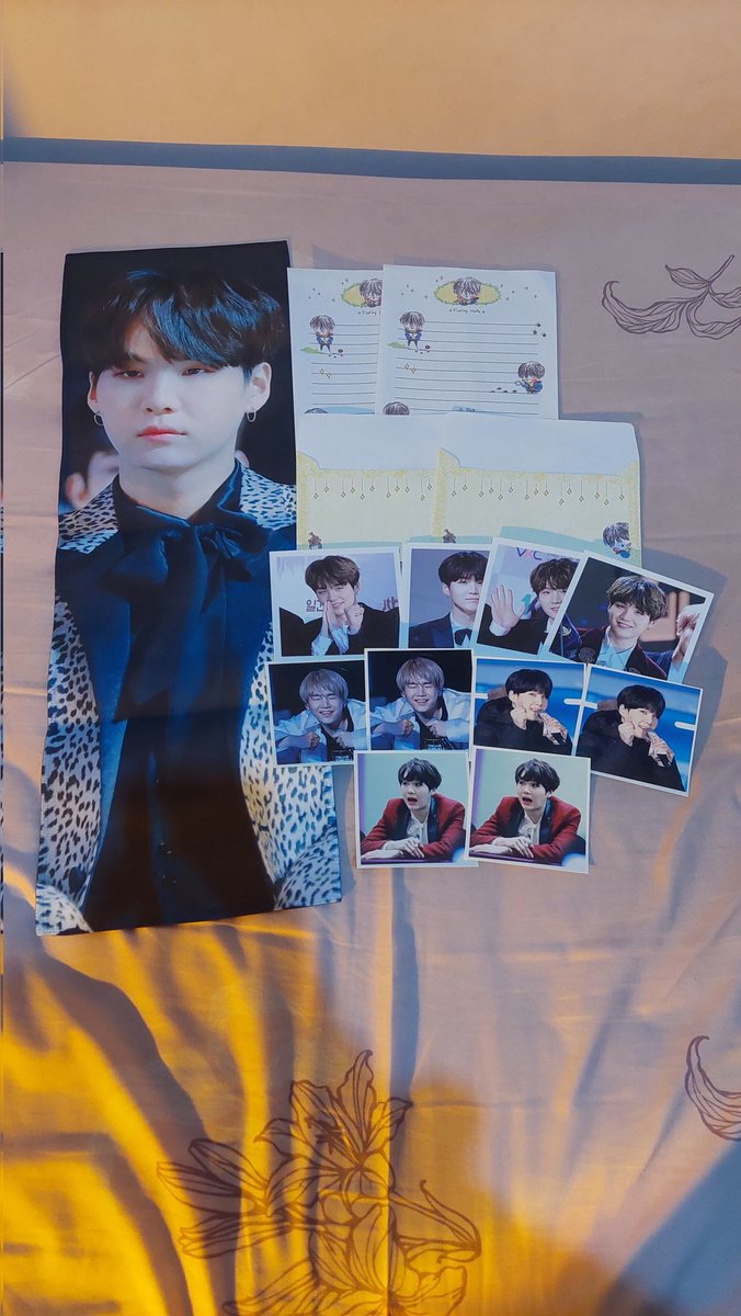 mesmerizesm's tweet photo. [HELP RT] wts suga slogan fansite goods 250k

• good condi
• shopee
• dom malang jatim bisa cod

#wtssuga #wtsbts #wtsyoongi #wtsminyoongi https://t.co/5nmggm9eyn
