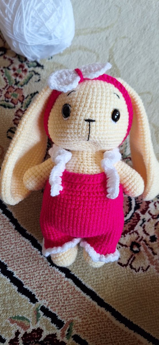 واقعا دیگه نمیدونم به چه زبونی بگم از هنر من حمایت کنید😔😔😔
من به پول اینکار نیاز دارم💔