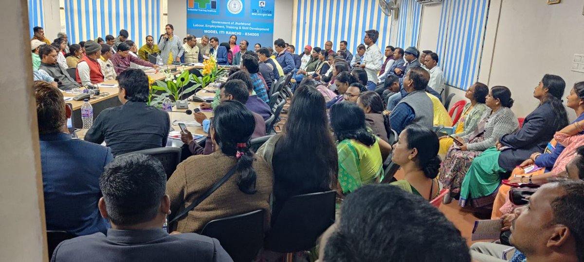 JHAROTEF की प्रांतीय कार्यकारिणी की महत्वपूर्ण बैठक संपन्न हुई।
झारखण्ड का एक मात्र महासंघ जहाँ लोकतांत्रिक मूल्यों पर आधारित राज्य के सभी विभाग और संवर्ग के पदाधिकारी, शिक्षक और कर्मचारी एक साथ एक मंच साझा करते हैं।
#jharotef
<a href="/ChampaiSoren/">Champai Soren</a> 
<a href="/nmopsjharkhand/">National Movement for Old Pension Scheme</a> 
<a href="/NMOPS_INDIA/">NMOPS INDIA</a>