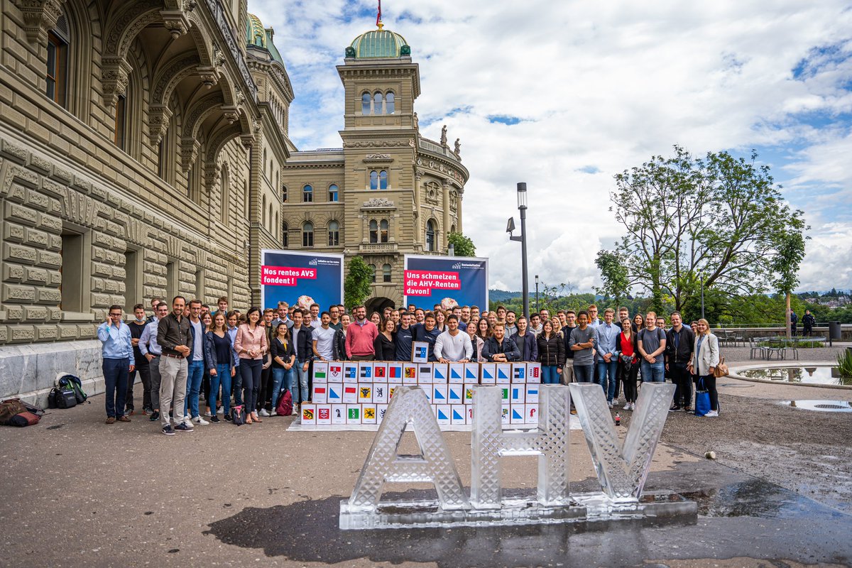 Wie auch immer die <a href="/RentenVI/">Renteninitiative</a> heute abschneidet: Die Diskussion hat hervorgebracht, wie es finanziell um die AHV steht und gezeigt, wie hoch der Druck für eine generationengerechte Lösung ist. 

Riesiges Danke an alle, die sich unermüdlich für sichere Renten eingesetzt haben 💙!