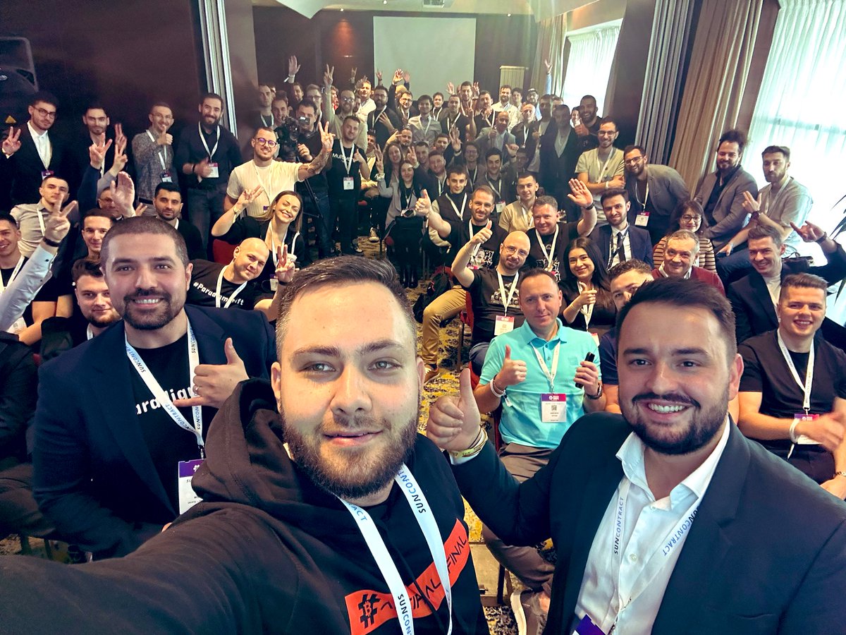 realdanielnita's tweet photo. #aicipanalafinal much love @MisterSpread @VasilescuSergiu Bull market 2024 @CryptoExpoEu https://t.co/VGXNRBPGDH