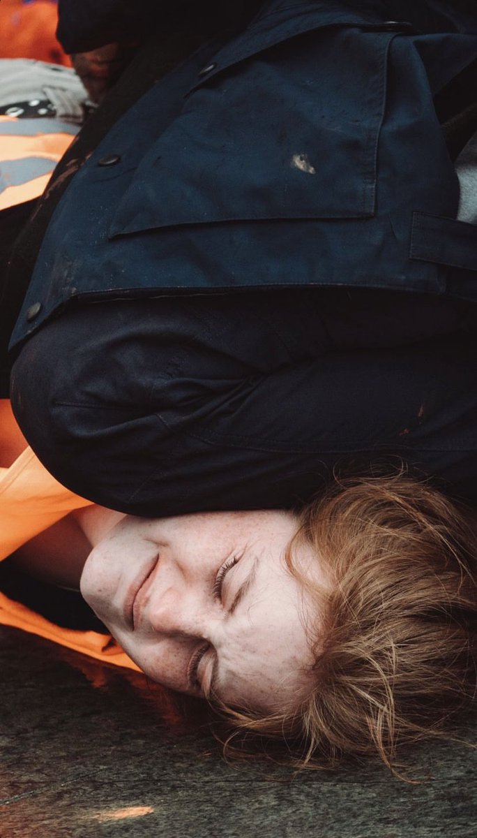 Wenn Minderjährige in Deutschland friedlich für Klimaschutz protestieren...🤮🤬 #LetzteGeneration