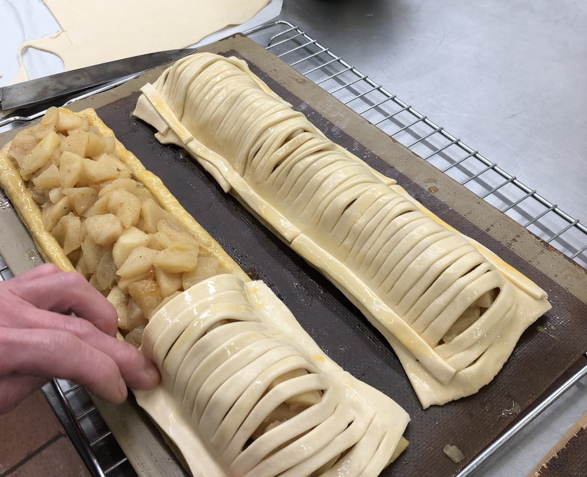 lankaupdate's tweet photo. Chef is making Apple Pie. It will be ready around noon! https://t.co/m3XaBZdUA1