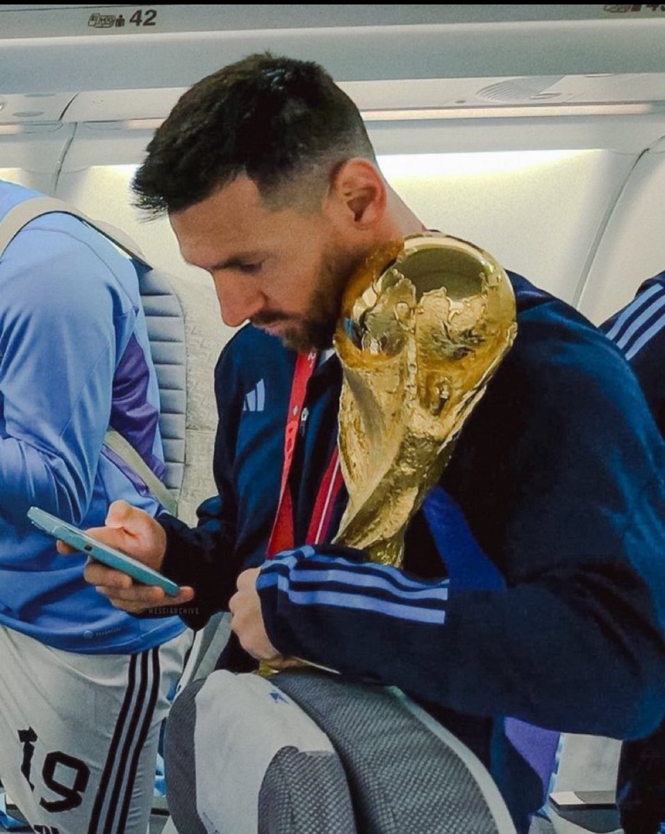 No lionel messi fan scroll down without liking this post

#Messi𓃵
#Messi 
#FIFAWorldCup 
#FootballsComingHome