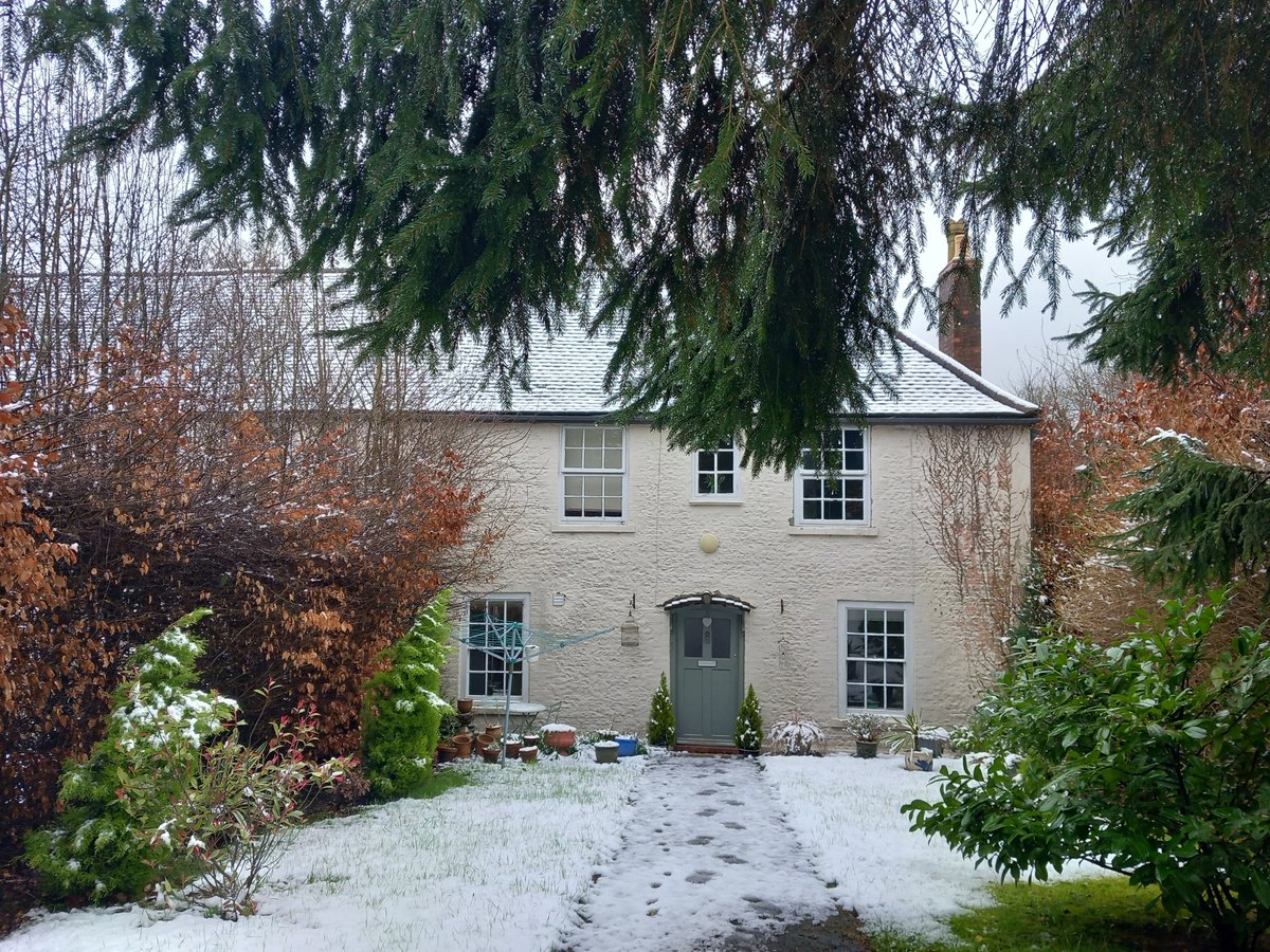 Our brief winter wonderland home yesterday! #countrycottage #home #garden #wiltshire #snow #lovewhereyoulive