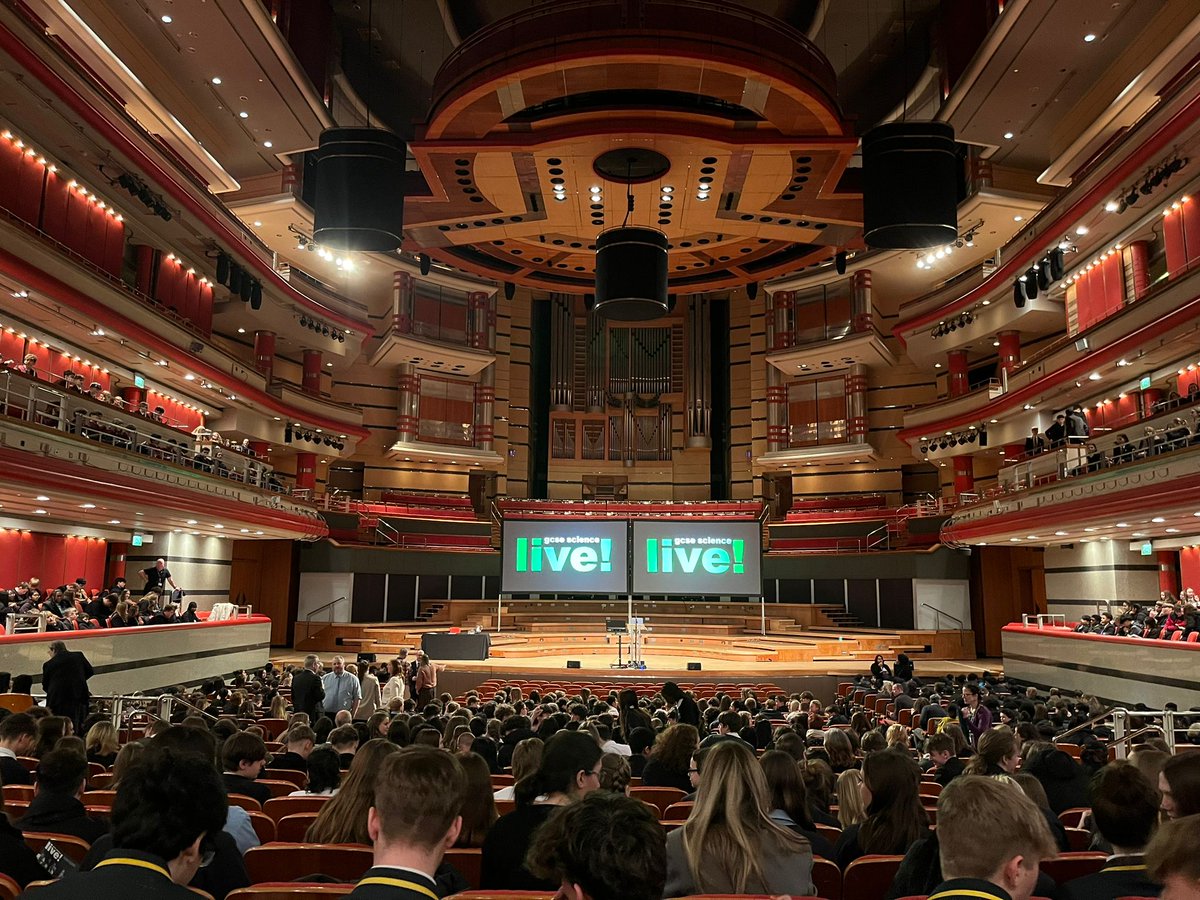 hartshillacad's tweet photo. Team Science had an awesome trip with our amazing year 10 scientists to GCSE Science Live this week! They saw some top scientists and learnt about all sorts of amazing research including some about time travel! #ScientistsOfTheFuture #HART #HARTscientists https://t.co/2ZCYSXvtgm