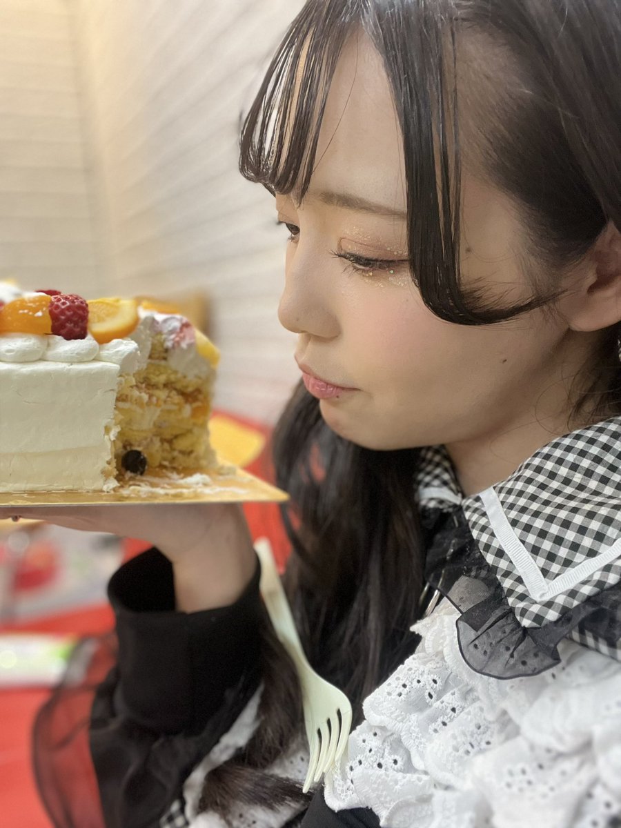 グルテンフリーのケーキ美味しすぎ🎂💖
ケーキ久しぶり食べたよありがとう😭💖💖 https://t.co/qB4WY2gyqR