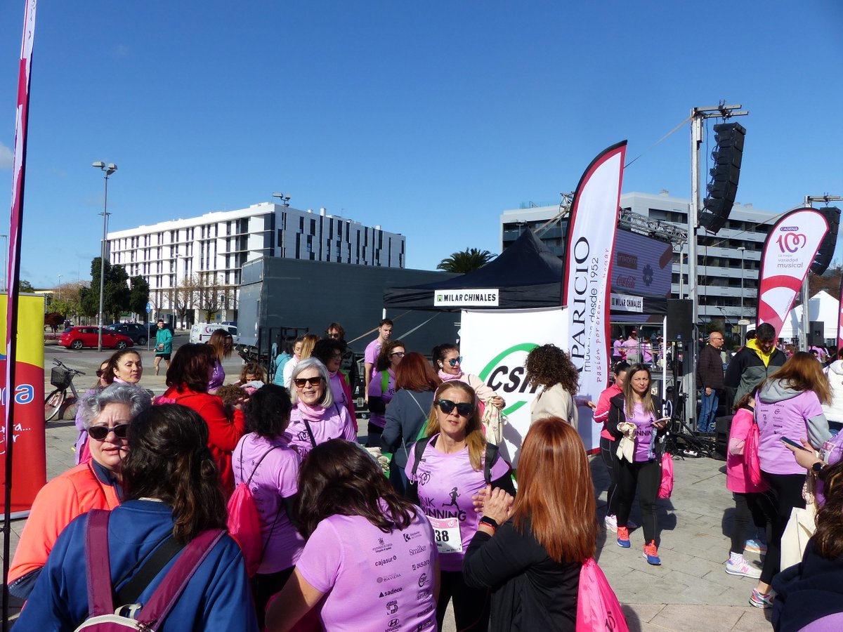 CSIFCordoba's tweet photo. 🏃🩷 Un año más participamos en la #PinkRunning organizada por @C100Cordoba, una carrera en la que se han inscrito esta vez unas 2.400 personas y que sirve para visibilizar la lucha por la #Igualdad entre mujeres y hombres

Si tú no te conformas, nosotr@s tampoco

#AlcemosLaVoz https://t.co/dS4FftrpTl