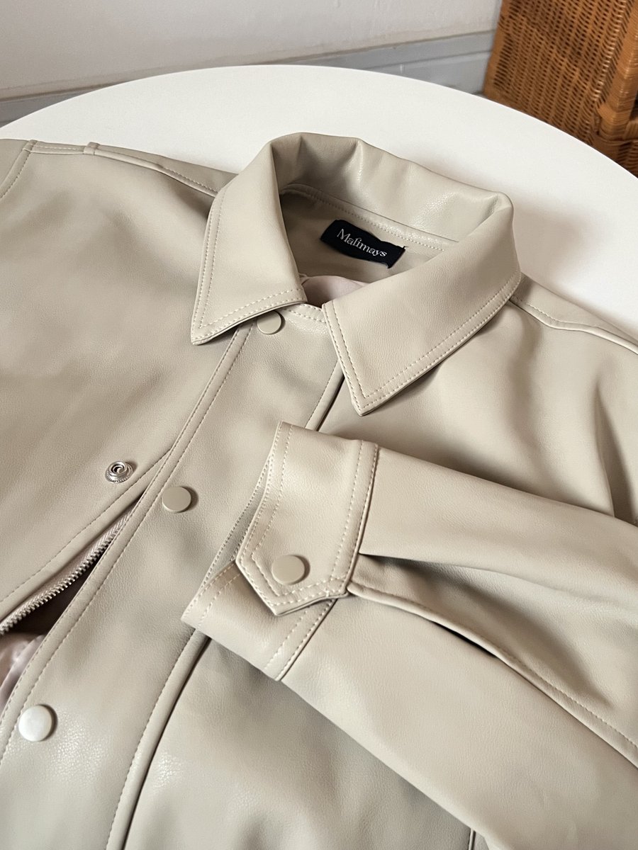 peartunwarat's tweet image. ขอป้ายแจ็คเก็ตตัวนี้ละกันงับ น่ารักมากก น้องเป็นสีครีม หนังดีเลยยนุ่มนิ่ม ทรงสวย ใส่คลุมกับอะไรก็เข้าไปหมด ละมุนนนมั๊กก