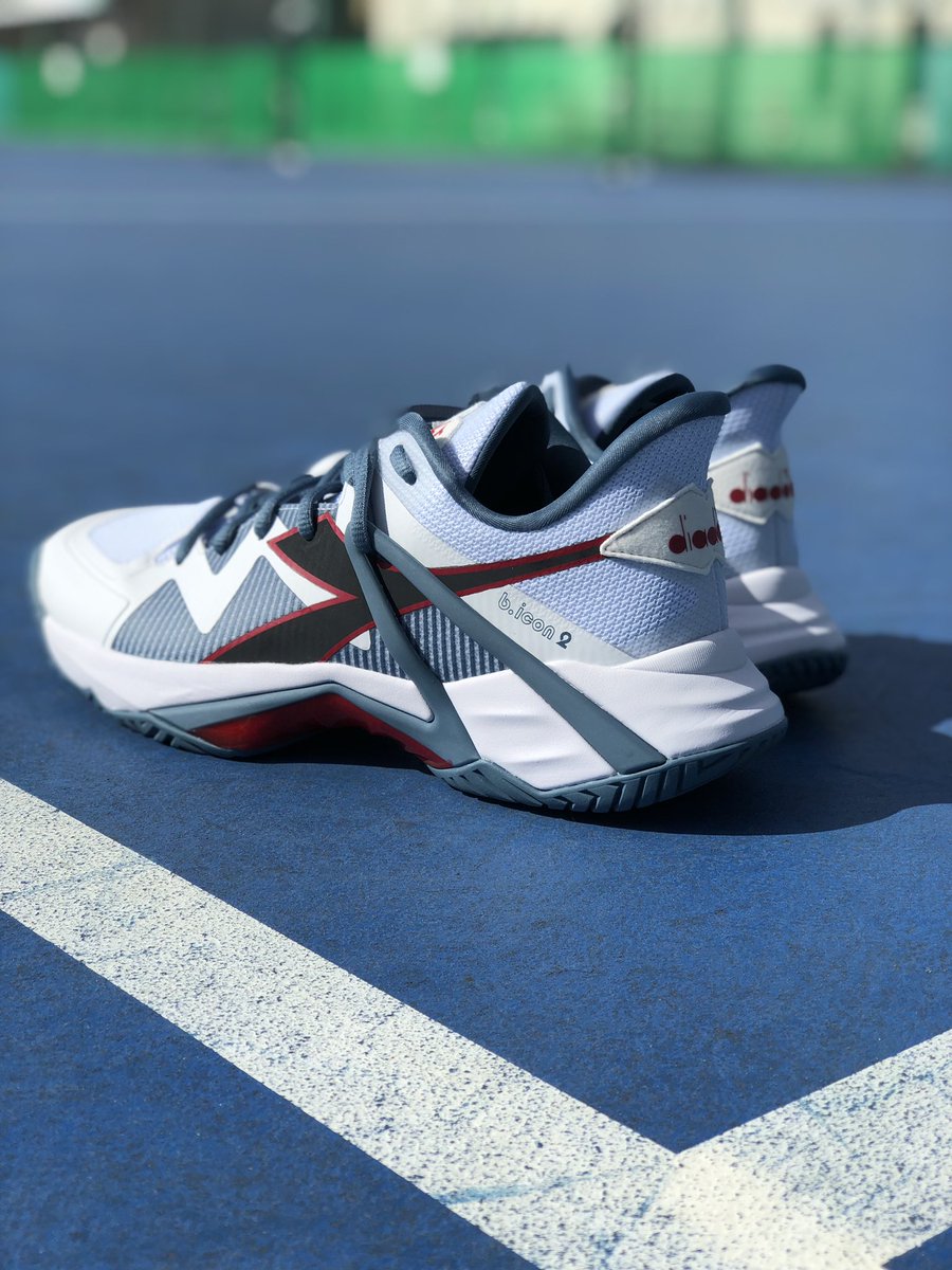 tennis365's tweet photo. 【ディアドラ】2024年 春夏最新テニスシューズが新発売。
#SPEEDMONSTER スピードを重視した「ビー・アイコン2」の最大の特徴はディアドラ独自のヒールロック・システム。
足とシューズの一体感を追求し、コート内で速さを求めるプレーヤーをサポートします。
▼公式ストア限定発売中
https://t.co/tNe89AByRh
#diadora #ディアドラ #tennis #テニス #テニス365