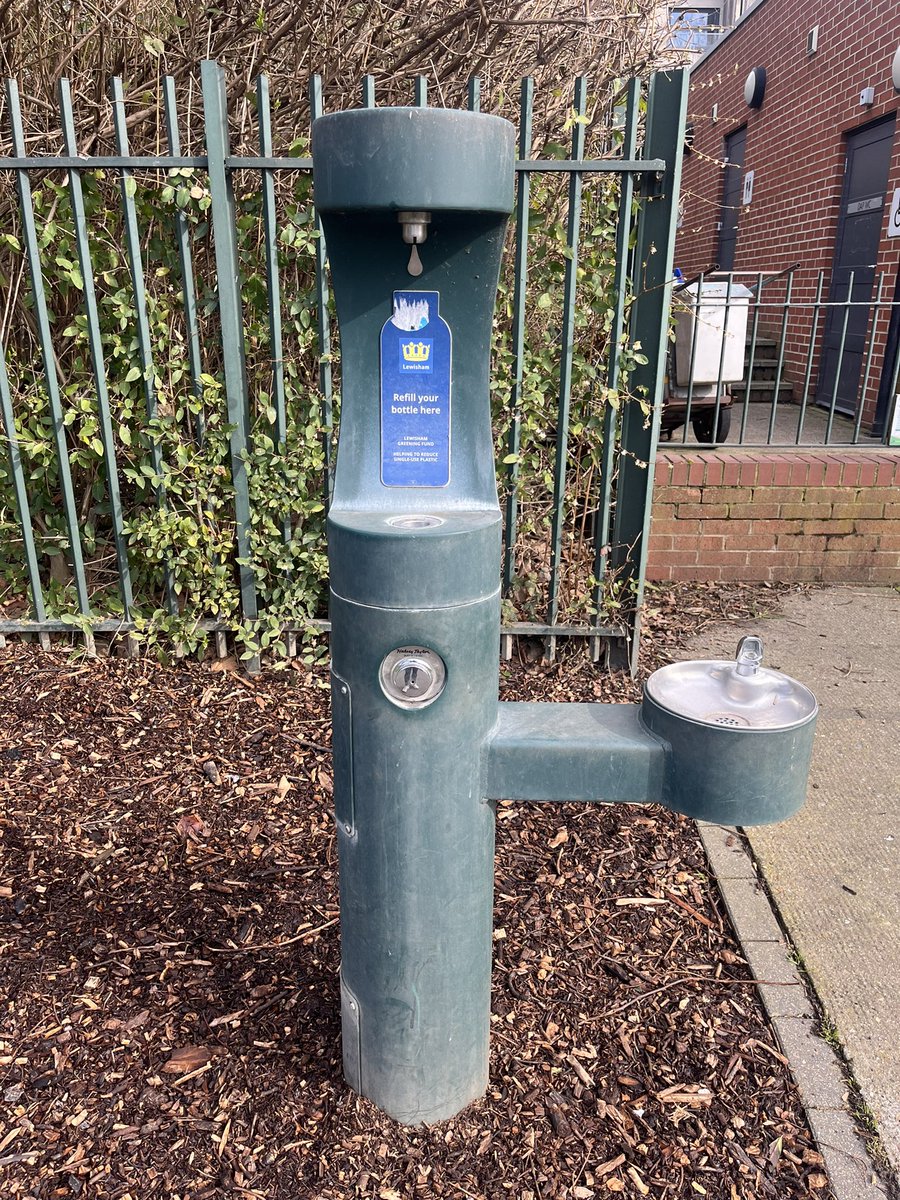 Water fountain still not working in #deptfordpark! Please can we have this fixed asap <a href="/LewishamCouncil/">Lewisham Council</a> as it has been months now - thanks