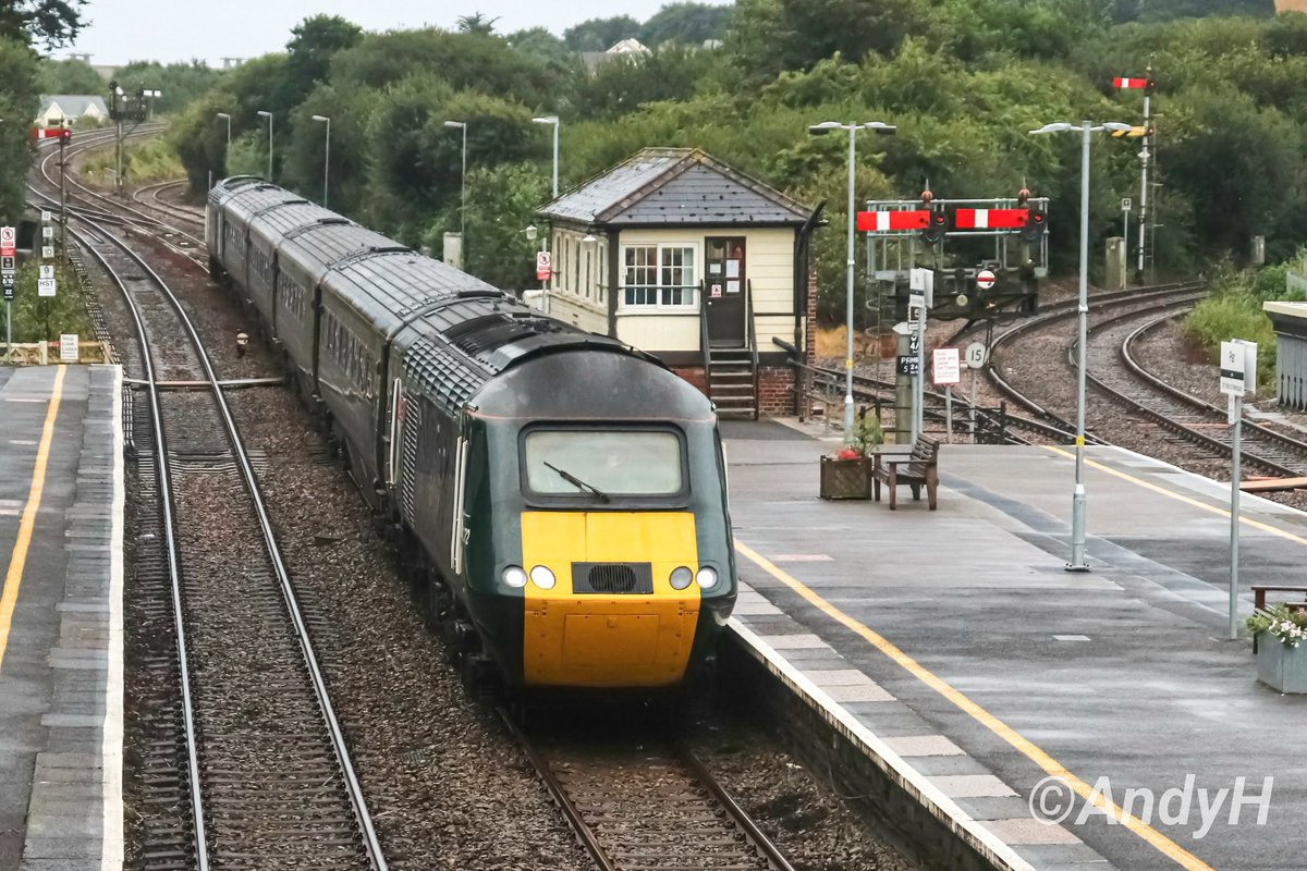 holtona72's tweet image. 1/2.. #SemaphoreSunday My farewell to some of the Cornish semaphores. These examples snapped by me at Par, there&apos;s a few years and half a lifetime seperating some of them. I feel lucky to have been able to see them one last time after taking up the 📸 again after so many years.