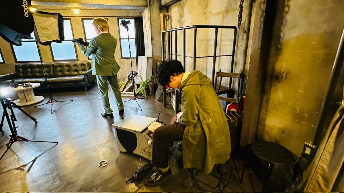 オフショ？w
 ユーリに沢山撮られてました(☆∀☆)
ロイドさんに泣き寝入りする👓です