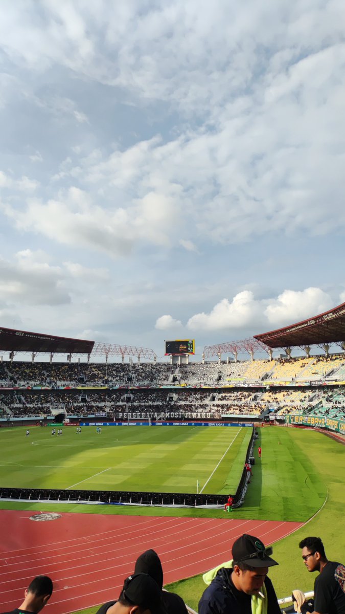 Kalah menang sudah biasa,persaudaraan luar biasa
Matur suwun dulurku surabaya
