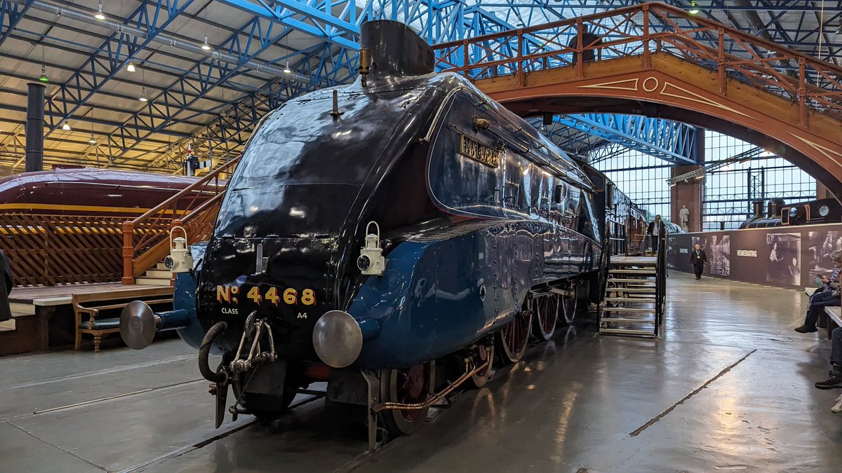 TheModsterX's tweet image. Went to the NRM. Saw some trains.