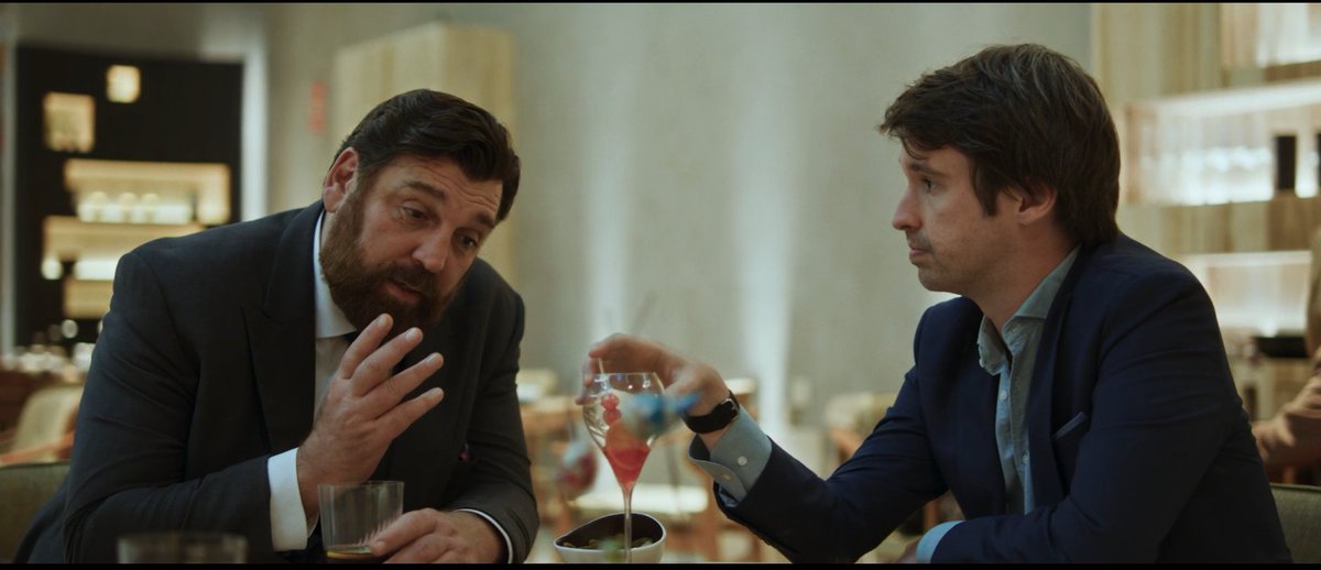 Aquí estamos enganchados a REINA ROJA, a <a href="/KoldoSerra/">Koldo Serra</a>, a <a href="/santialveru/">Santi Alverú</a>, a <a href="/JuanGomezJurado/">Juan Gómez-Jurado</a> y a todo lo que en la vida es bonito porque cuando las cosas se hacen con mimo y talento el resultado solo puede ser mejor que bueno.