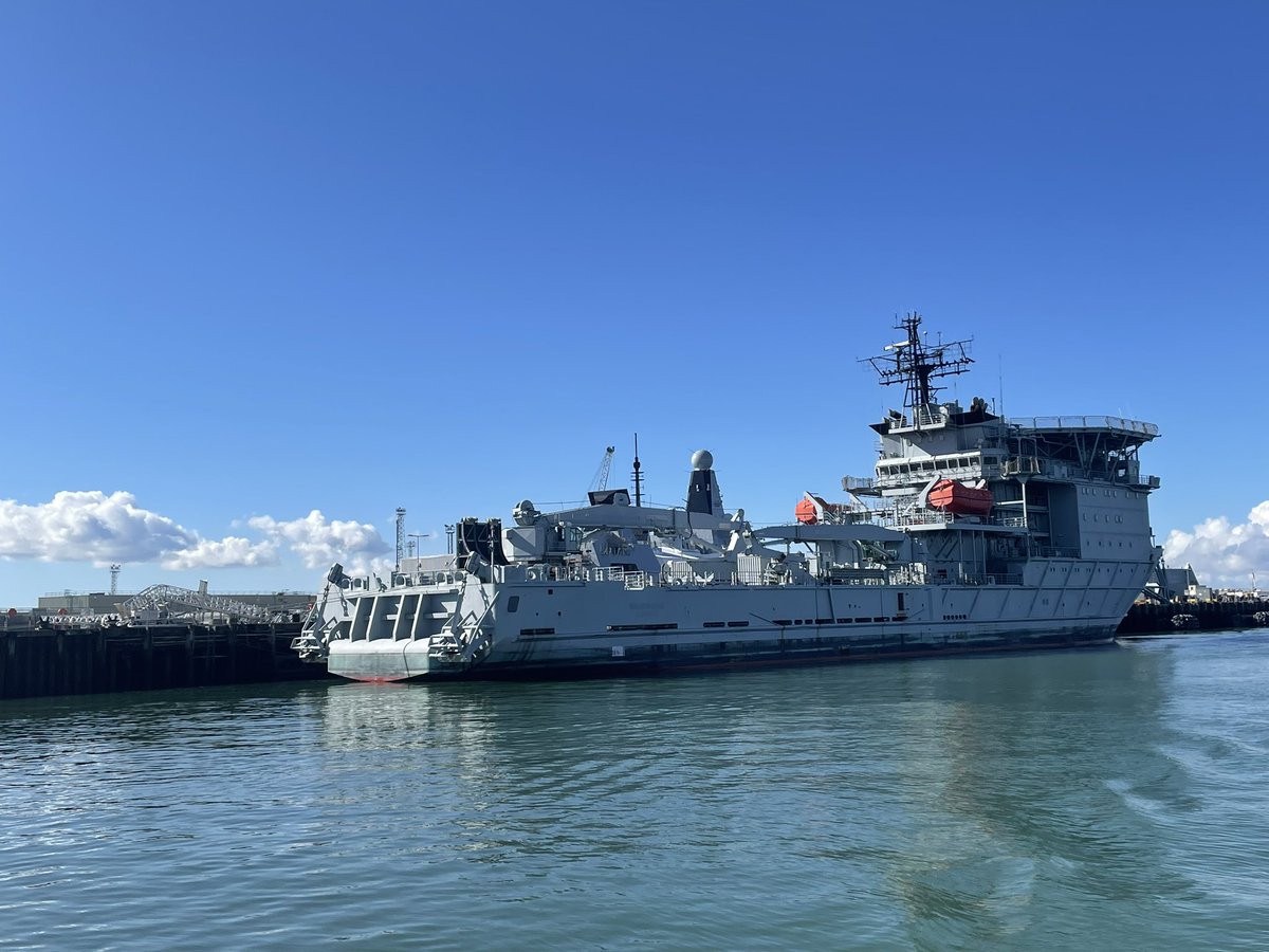 👋😢Ex RFA Dilligence seen alongside Portsmouth this morning before she heads for scrap in the next couple of days @NavyLookout @WarshipCam @Solent_Cruises @FredsDotW @CNPics