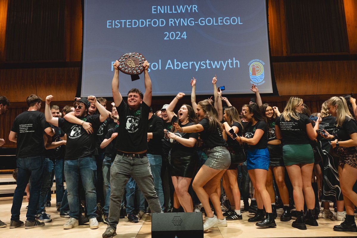 🏆 Y canlyniadau a'r lluniau wrth i Aberystwyth ddod â rhediad buddugoliaethau Bangor i ben yn yr Eisteddfod #Rhynggol24

newyddion.s4c.cymru/article/19854