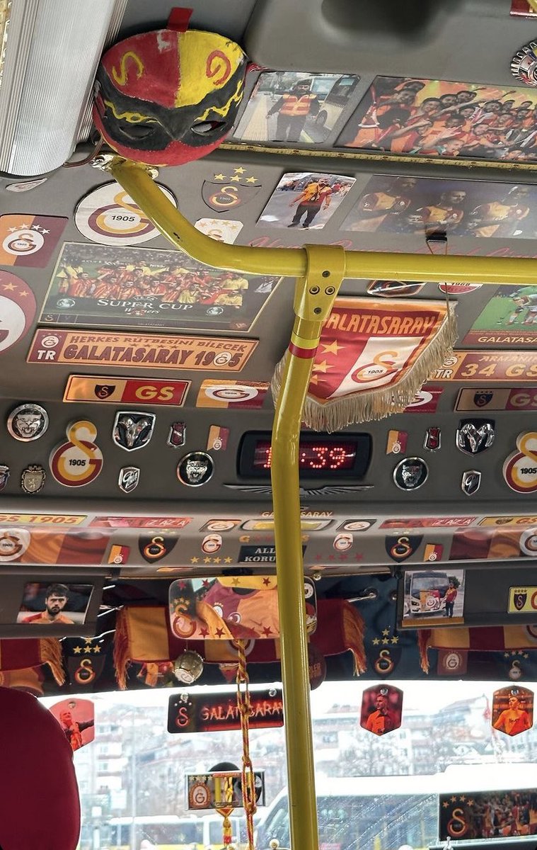 Yok kizim ne fanatikligi sadece derbiden derbiye