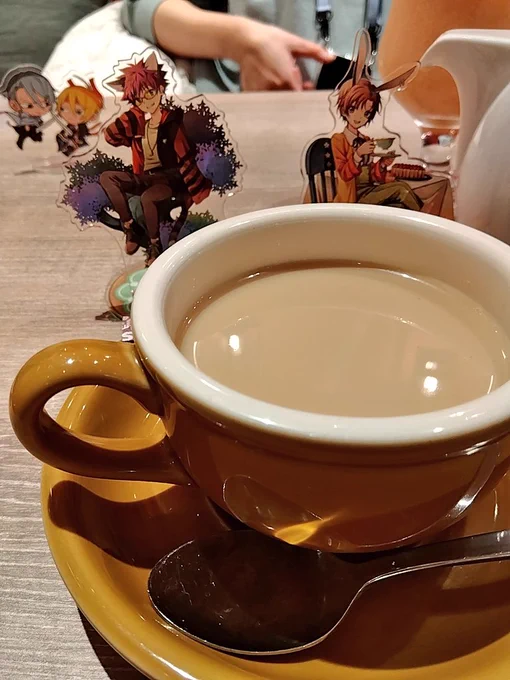 かおるとパーソナル診断してきた自分に似合うカラーは下!かおると結構合う色味が多かった!めちゃめちゃ勉強になったし楽しかったど後半はかおるとの御飯ツアー 