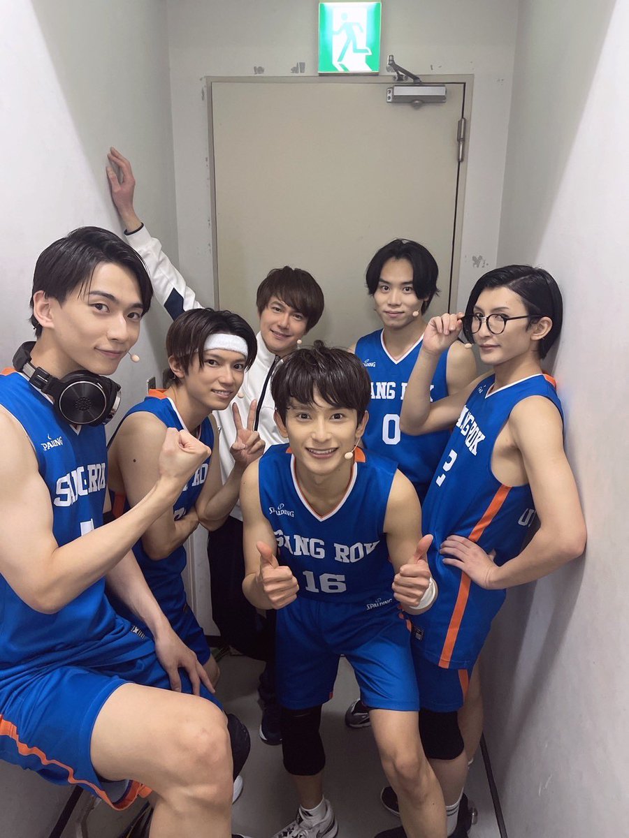 hashimotoshohey's tweet photo. ミュージカル
「伝説のリトルバスケットボール団」

本日、大千穐楽を終える事が出来ました。

プレビュー公演から今日まで
ご声援ありがとうくださった皆様、誠にありがとうございました。

終わった今、残ってるのは宝物の様な思い出ばかり。

この作品と出会え奇跡に
心から感謝。

 #リトルバスケ https://t.co/zYR9Zv1cSU