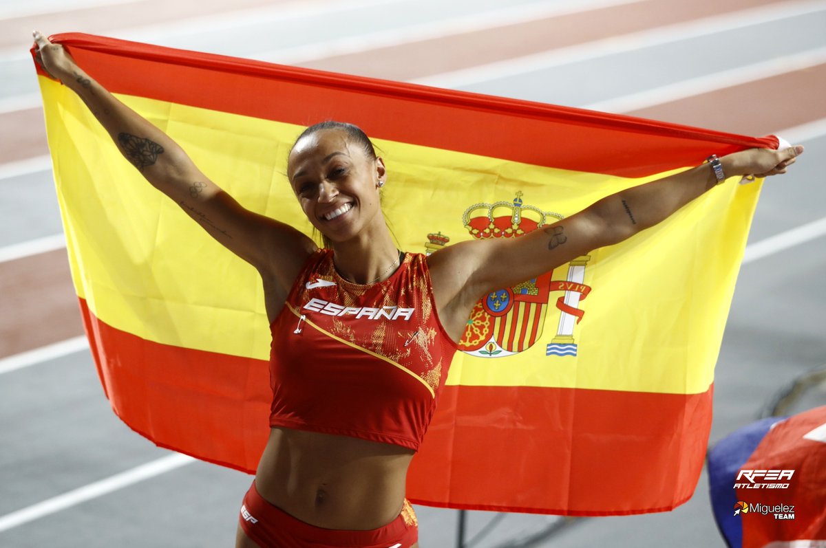 atletismoRFEA's tweet photo. 𝘾𝒐𝙡𝒆𝙘𝒄𝙞𝒐𝙣𝒊𝙨𝒕𝙖 𝙙𝒆 𝒎𝙚𝒅𝙖𝒍𝙡𝒂𝙨 𝙙𝒆 𝒈𝙧𝒂𝙣 𝙘𝒂𝙡𝒂𝙙𝒐
𝑨𝙉𝑨 𝑷𝙀𝑳𝙀𝑻𝙀𝑰𝙍𝑶 𝑭𝙊𝑹𝙀𝑽𝙀𝑹

CMpc - 🥉@wicglasgow24 con su mejor salto ST y
¡¡ MÍNIMA OLÍMPICA !!
🥉 Birmingham 2018

JJOO - 🥉 Tokio 2020
CE - 🥉 Berlín 2018
CEpc - 🥇Glasgow 2019 🥈Torun 2021

Sólo le falta una medalla en un GRANDE ¿sabes cual?

#EspañaAtletismo #PasiónPorCompetir
📺https://t.co/AGw6o0yesJ @teledeporte
📊https://t.co/IcboWTYuZh