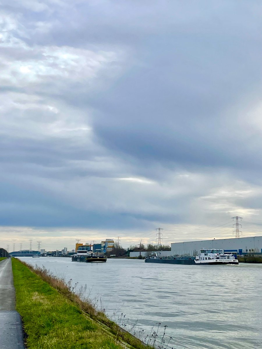 YvesBergmans's tweet photo. 3 maart 11.00 Grobbendonk #vrtweer #noodweerbenelux #grobbendonk https://t.co/azKZVmfJCX