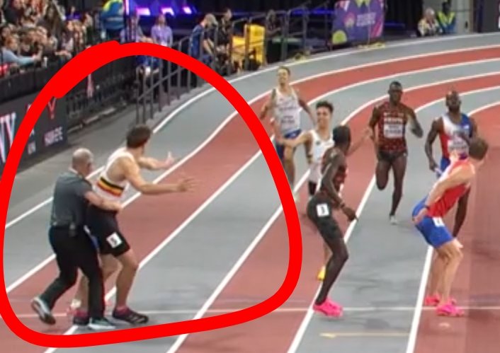 The #WorldIndoorChamps are full of drama and controversy - dropped batons, trips, falls, spikes, false starts. But what on earth was going on here? This is an official pulling the Belgian (in first place) out of the way in the 4x400 relay #Glasgow2024 #Glasgow24