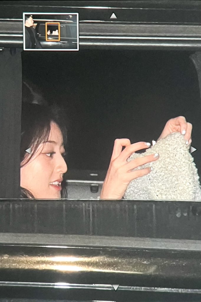 inyourzone_0201's tweet photo. 240303 팬싸 퇴근 PREVIEW

이번 주 활동 너무 재밌었고 고생했어요 🥹
감기 조심하세요 🧡  

모자 쓰고 중 차 갑자기 떠난 지효: 😧😧😧

@JYPETWICE
#TWICE #트와이스 #지효 #JIHYO #ジヒョ https://t.co/BDIsQ33oJ8