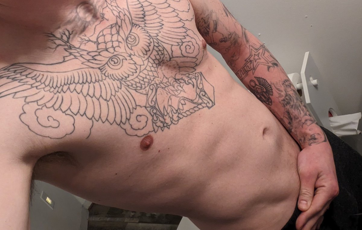 TPoffy_'s tweet photo. #cut #gym @PWNSTARZdotCOM your boy went from 198 to 138 I think it's time though to gain some muscle mass #grindoclock https://t.co/I3N6Ig9hIa