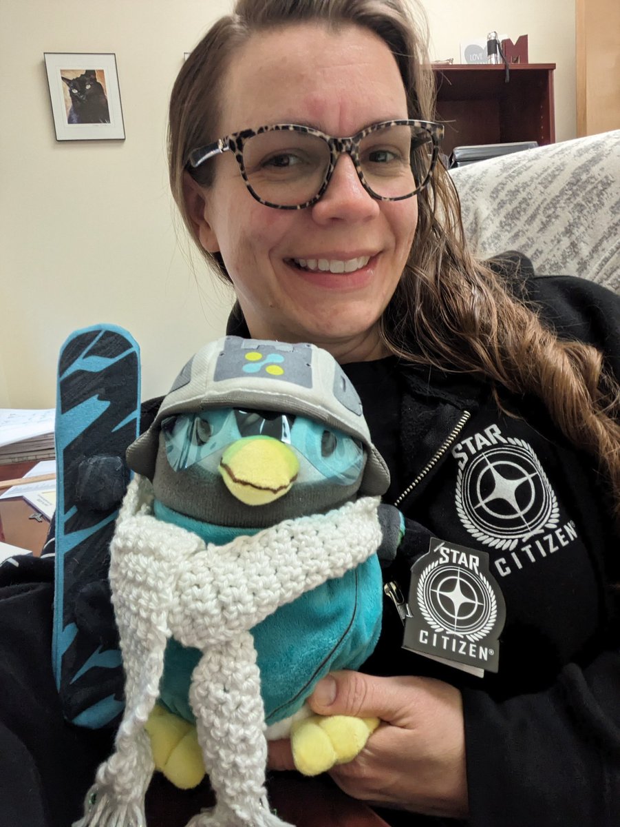Happy Sunday 🐧🖤 What are you all up to today? I am stuck at work, but Pico is ready to help out. #StarCitizen