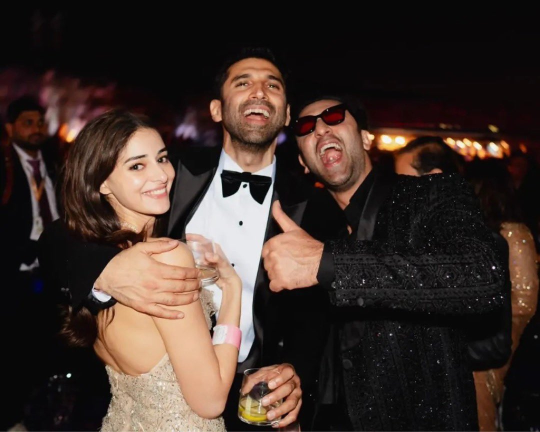 Bollywood Talkies tweet media