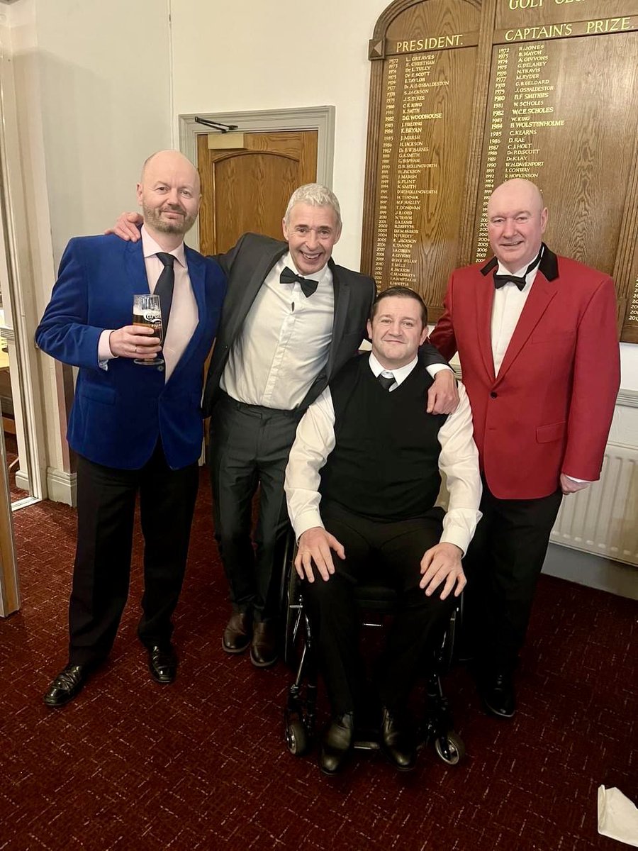 What a absolute fantastic evening @crgolfclub1 👍 the gents in the room were fantastic, young @Iansmith2468 as MC was brilliant 🤩 and talk about belly laughs listening to the impeccable @LeaRobertsComic 😂😂😂 thank you 👍